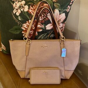 Coach Legacy Tote Jacquard Ava Signature Leather Tan & Wallet Set F28467